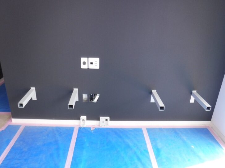 フロートテレビボードブラケット